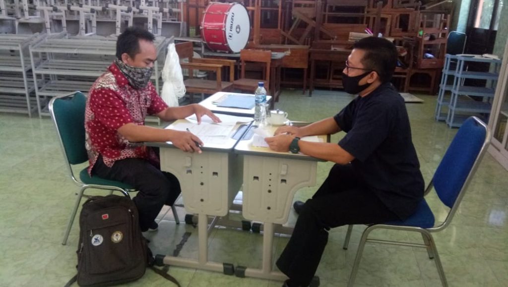 Ketua Komite Sedang Interview PTT